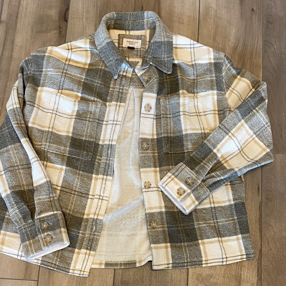 American eagle cozy flannel button down. Size small.